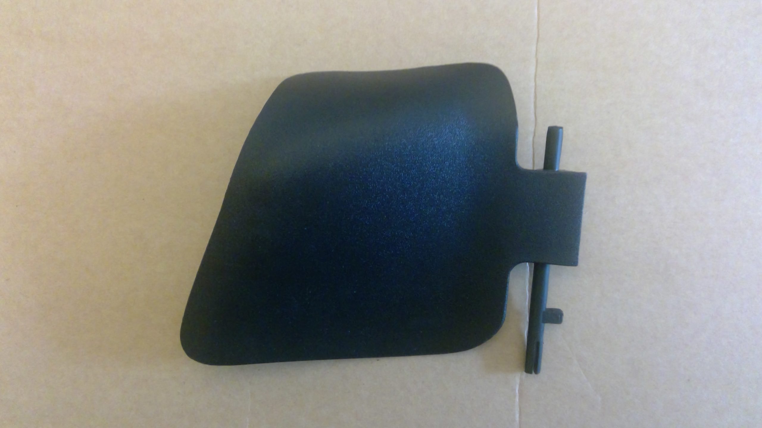 FUEL DOOR BLACK 573925000C