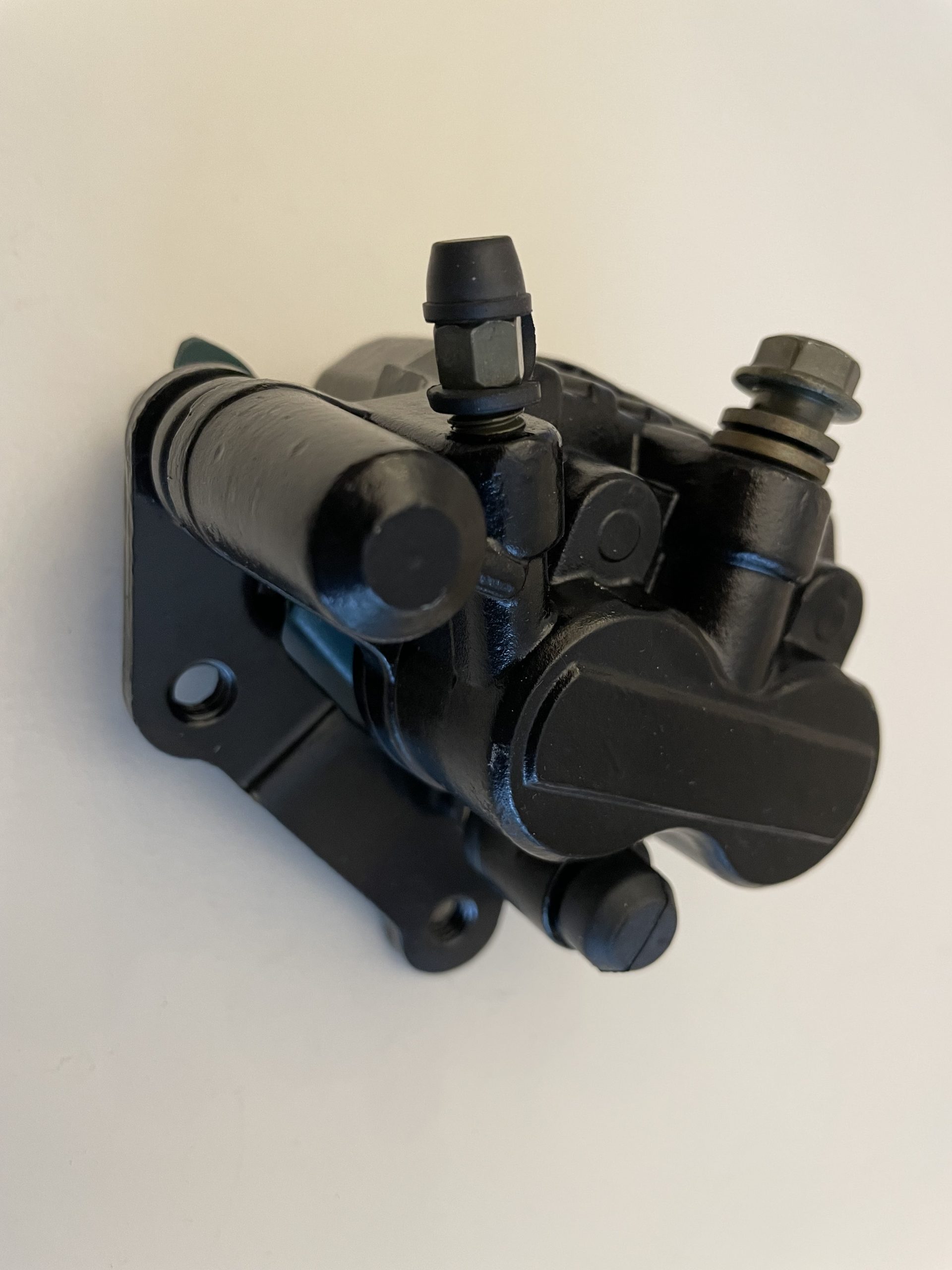 FR BRAKE CALIPER CM068016NA