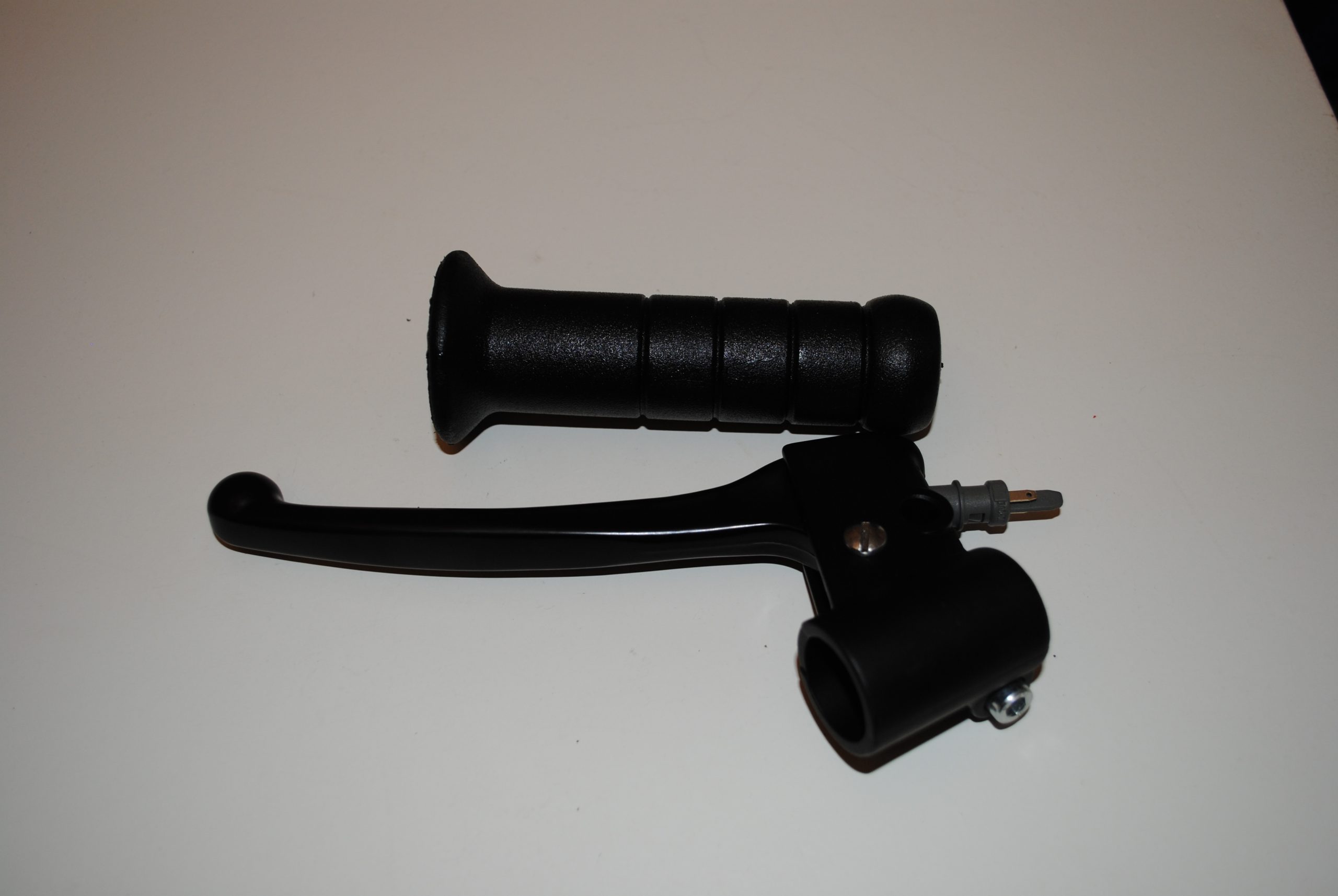 LEFT CABLE BRAKE LEVER ASSEMBLY 1868.04