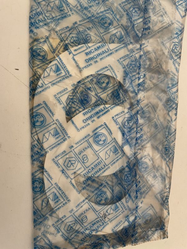 GENUINE GILERA LOGO VENT STICKER 574892NG