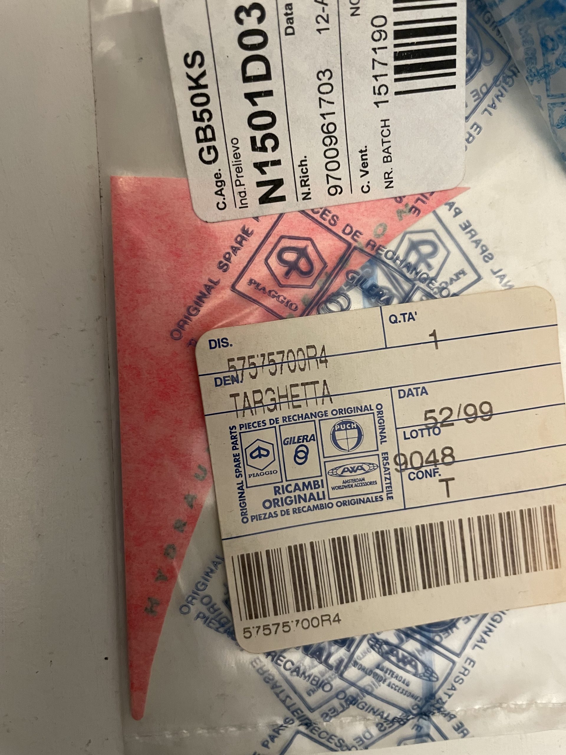 GENUINE GILERA LH MUDGUARD SP STICKER 57575700R4NG