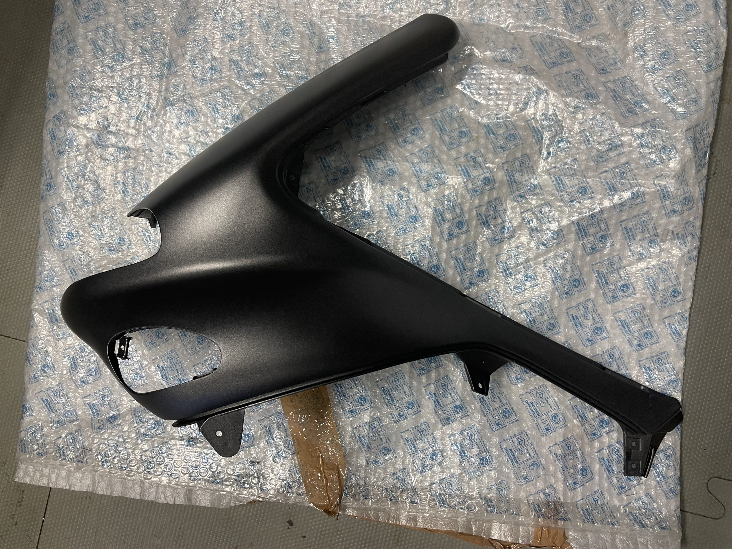 GENUINE LEFT FRONT FAIRING ASH GREY 121 42950050E1NG (2)