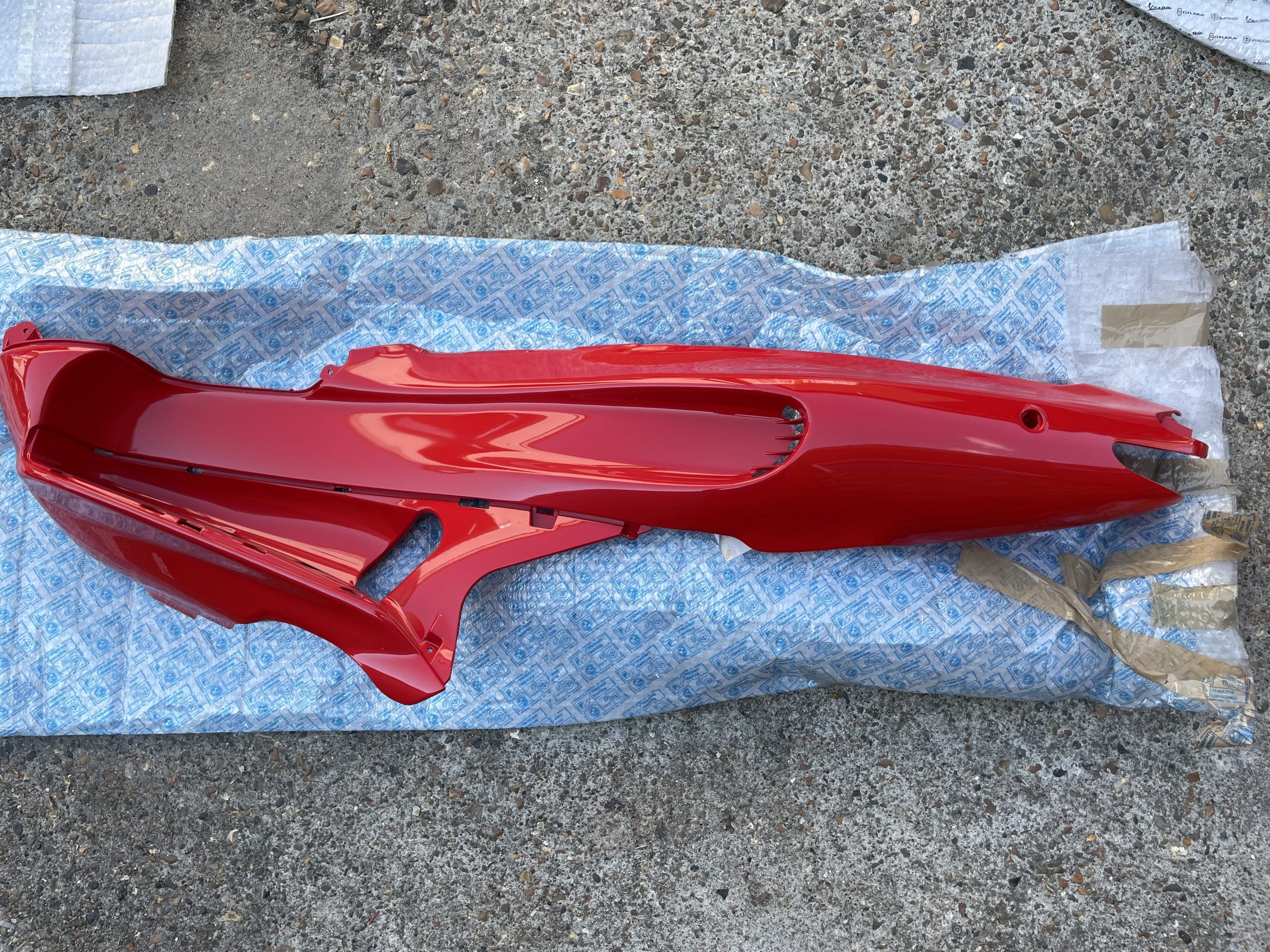 GENUINE REAR LEFT SIDE PANEL RED 894 57487550R7NG (2)