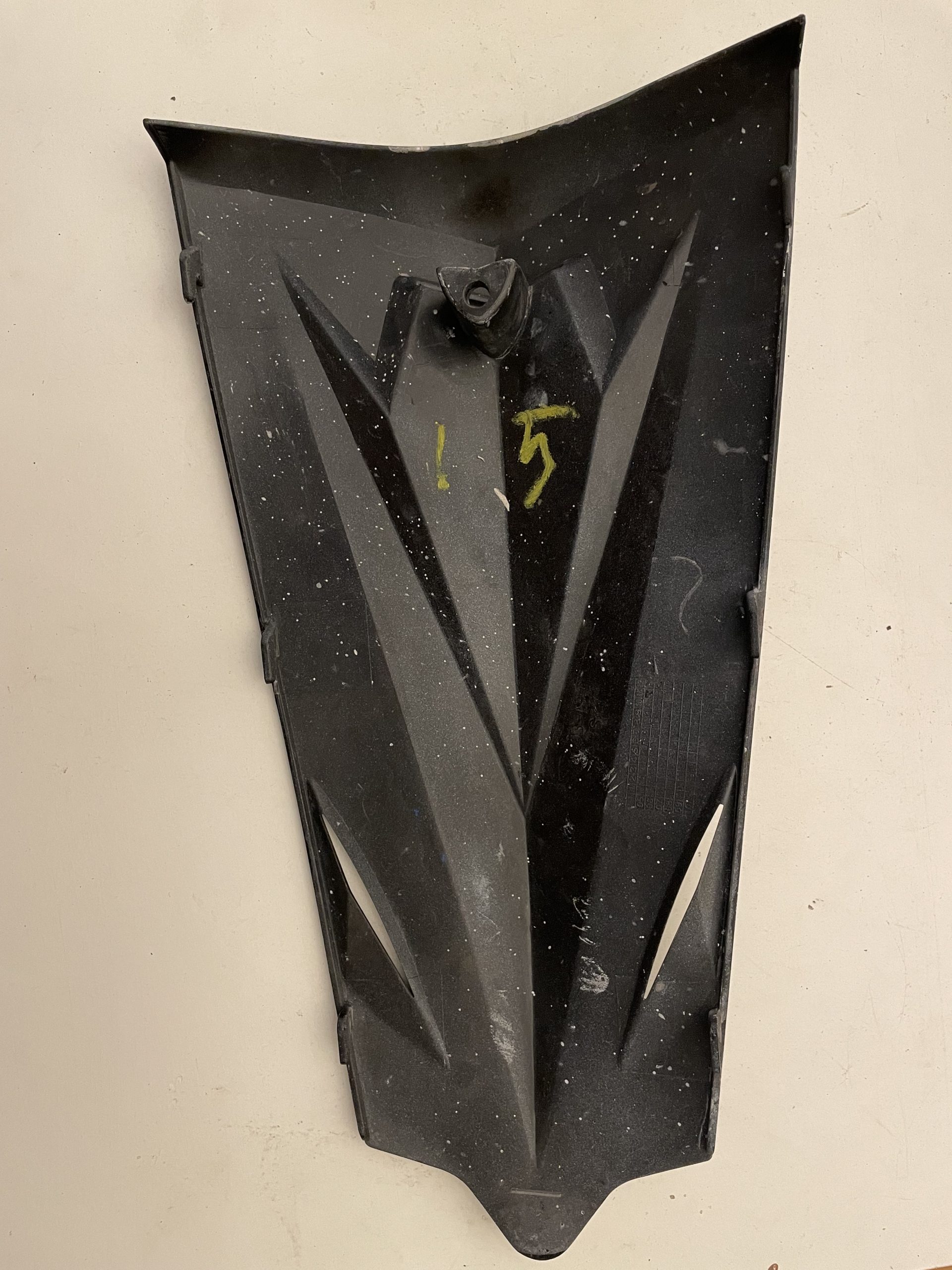 AFTERMARKET USED EVO HORNCOVER 577853UA-15 (1)