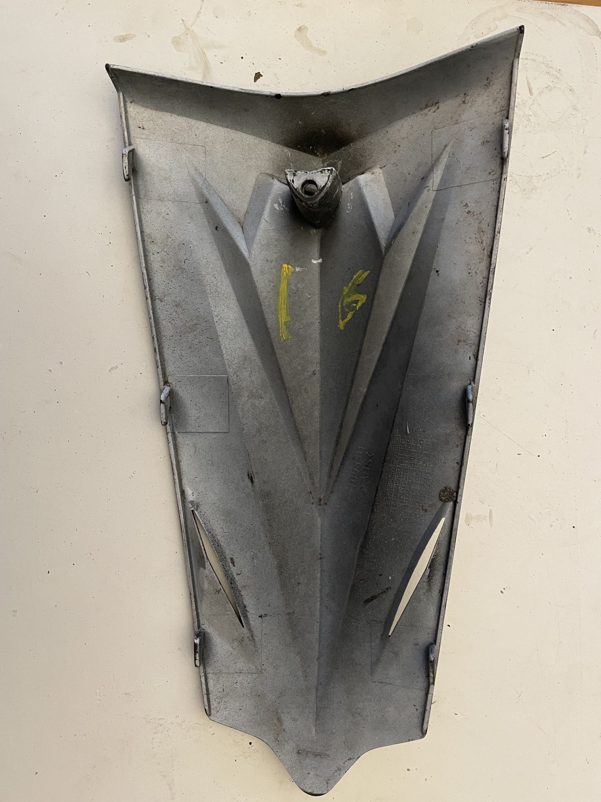 AFTERMARKET USED EVO HORNCOVER 577853UA-16 (1)