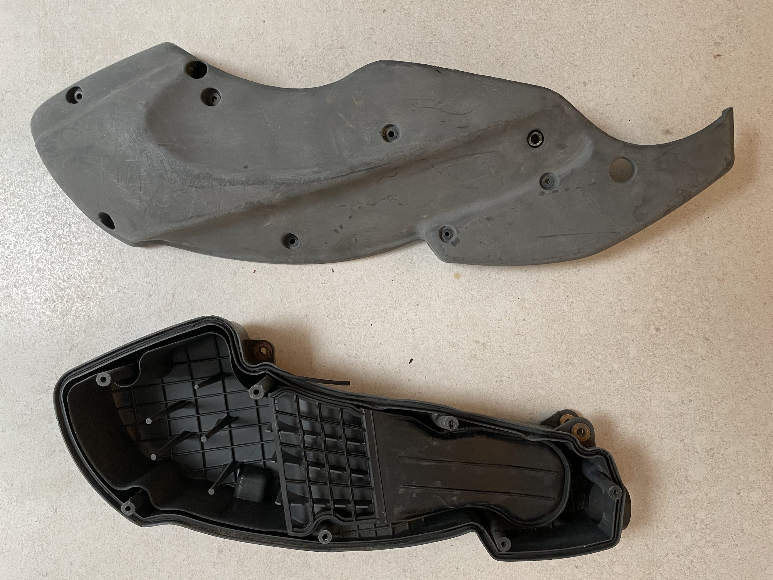 AIR FILTER ASSEMBLY 478519UG-3 (2)