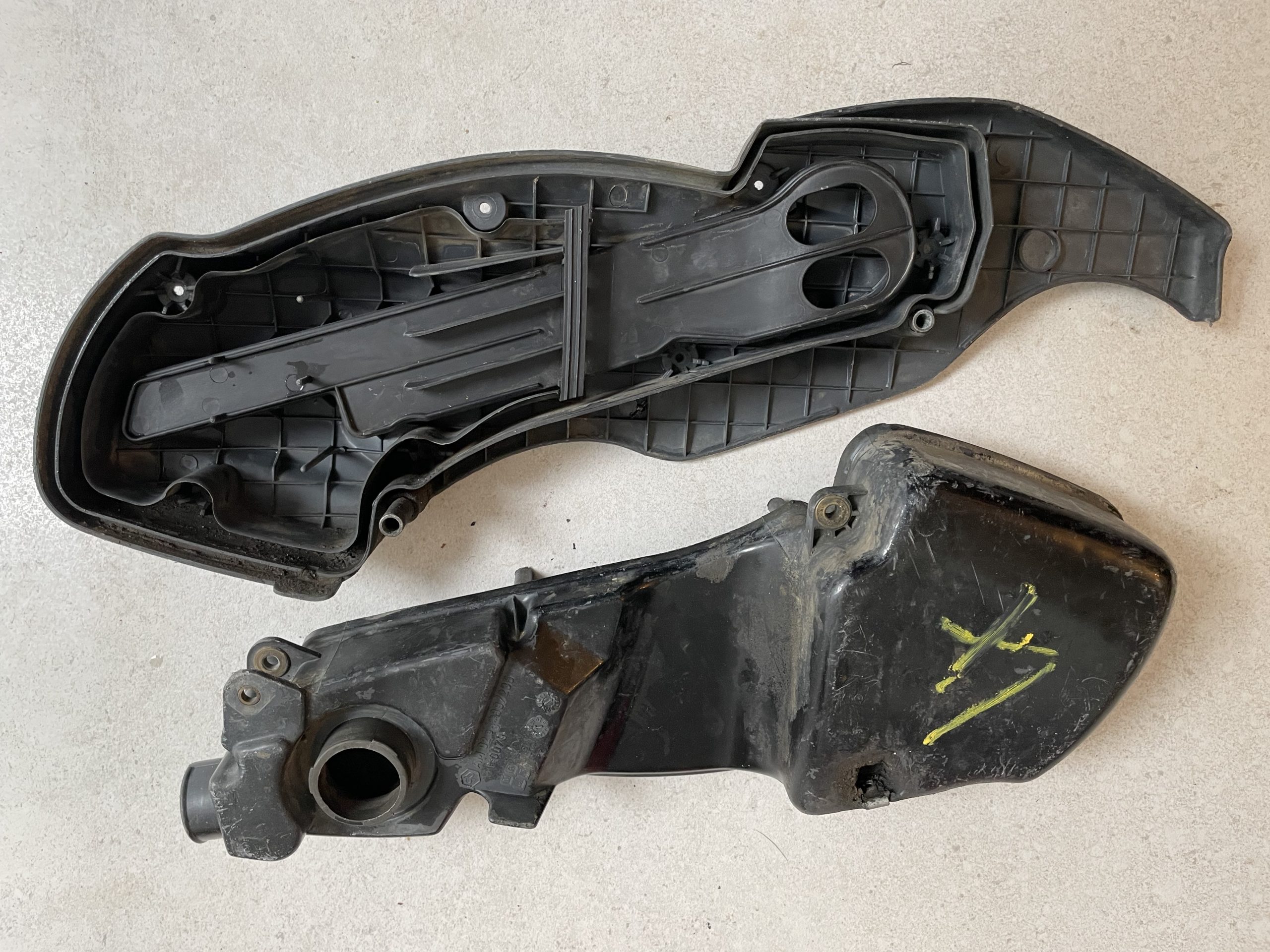 AIR FILTER ASSEMBLY 478519UG-4 (3)