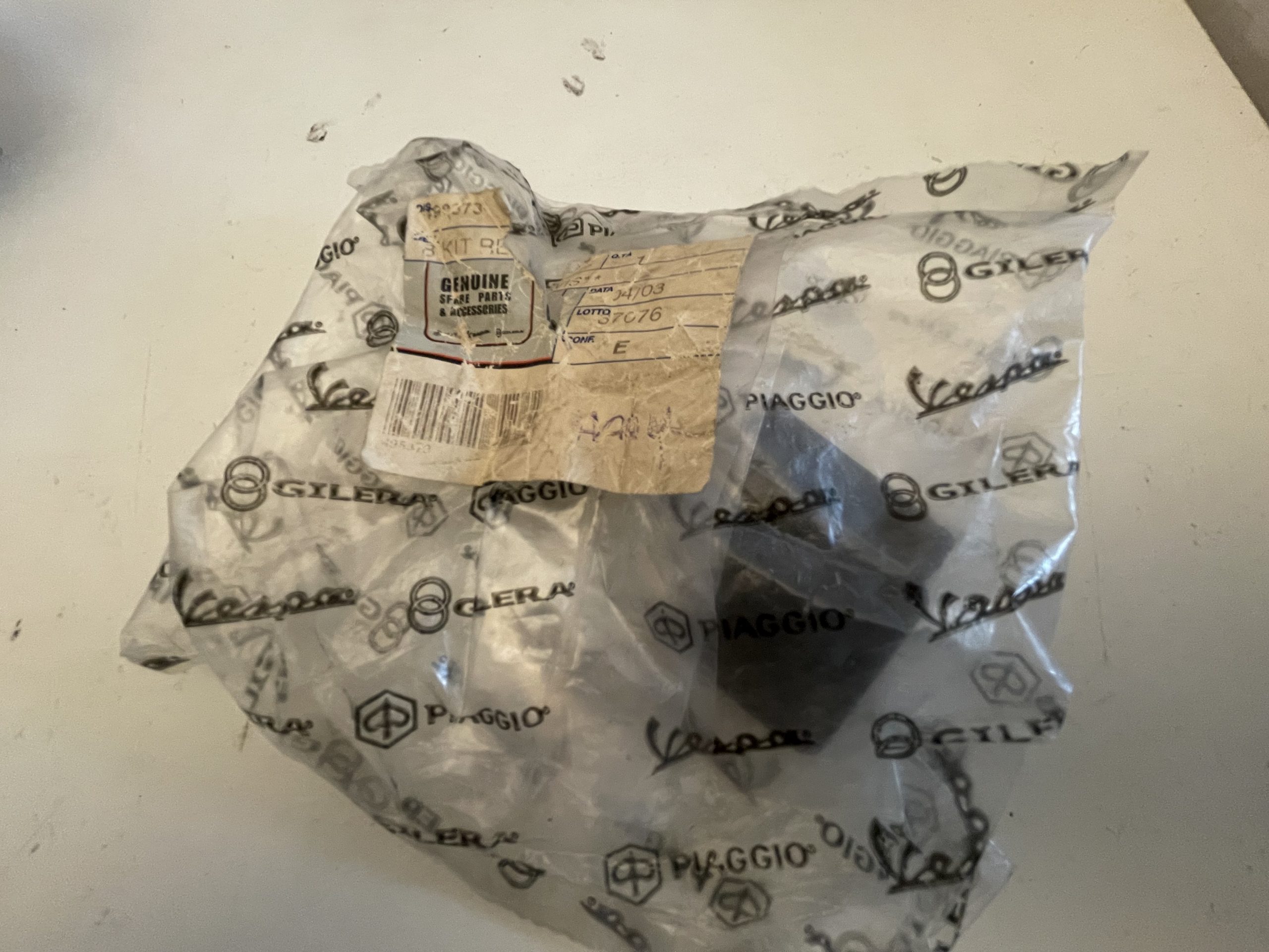 BRAKE MASTER CYLINDER COVER 498373NG (2)