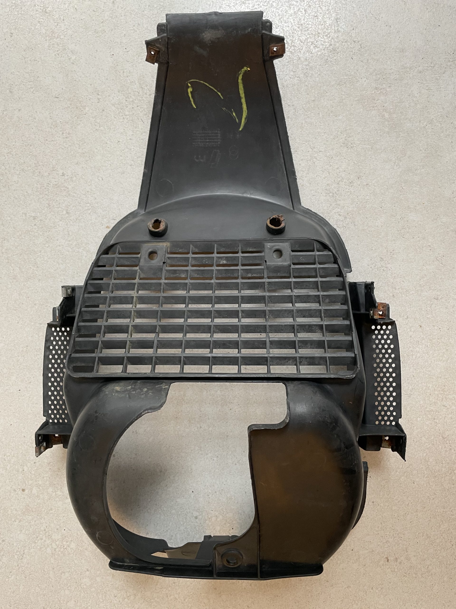 GENUINE LOWER PROTECTIONFORK PANEL 299107000CUG-2 (1)