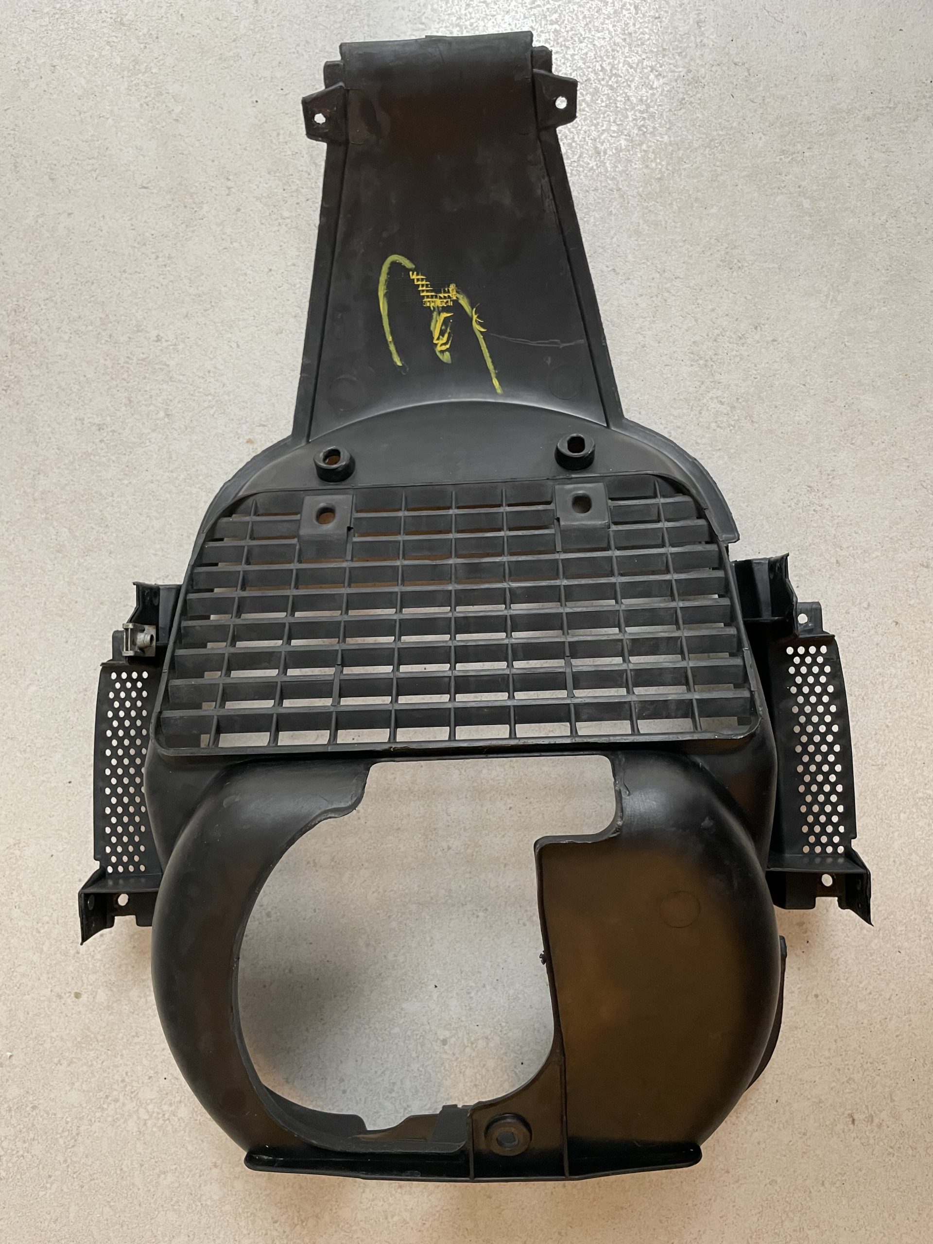 GENUINE LOWER PROTECTIONFORK PANEL 299107000CUG-3 (1)