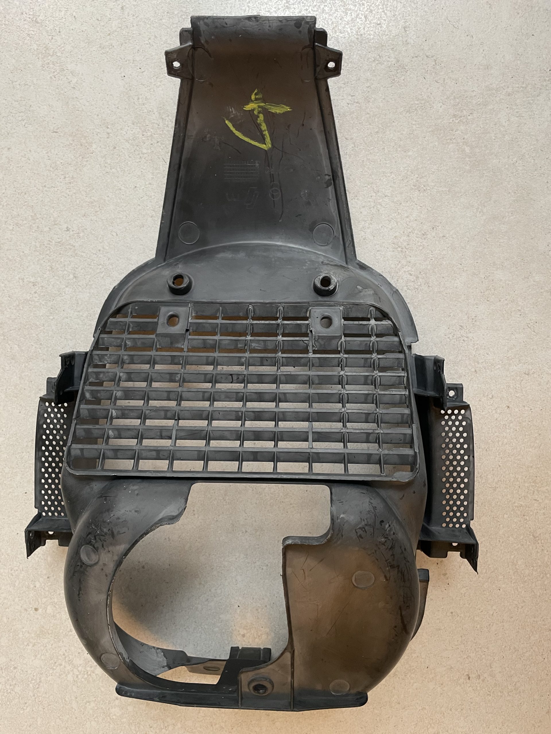 GENUINE LOWER PROTECTIONFORK PANEL 299107000CUG-4 (1)