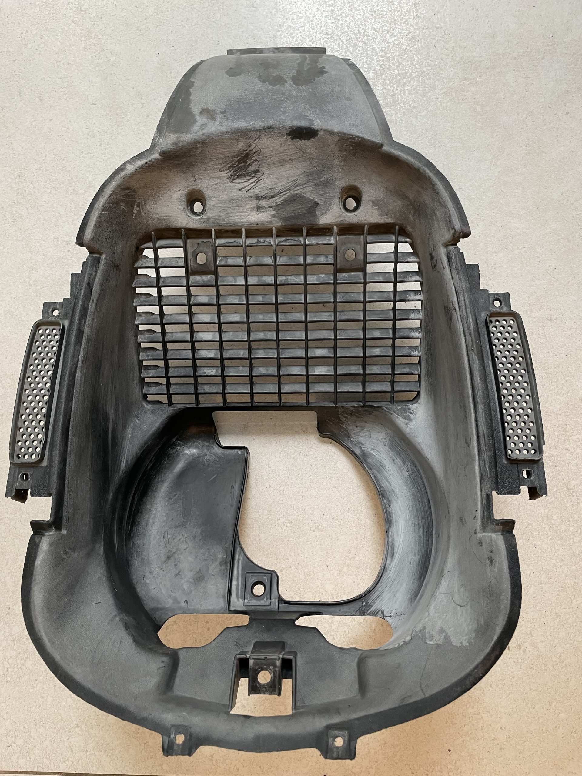 GENUINE LOWER PROTECTIONFORK PANEL 299107000CUG-4 (2)