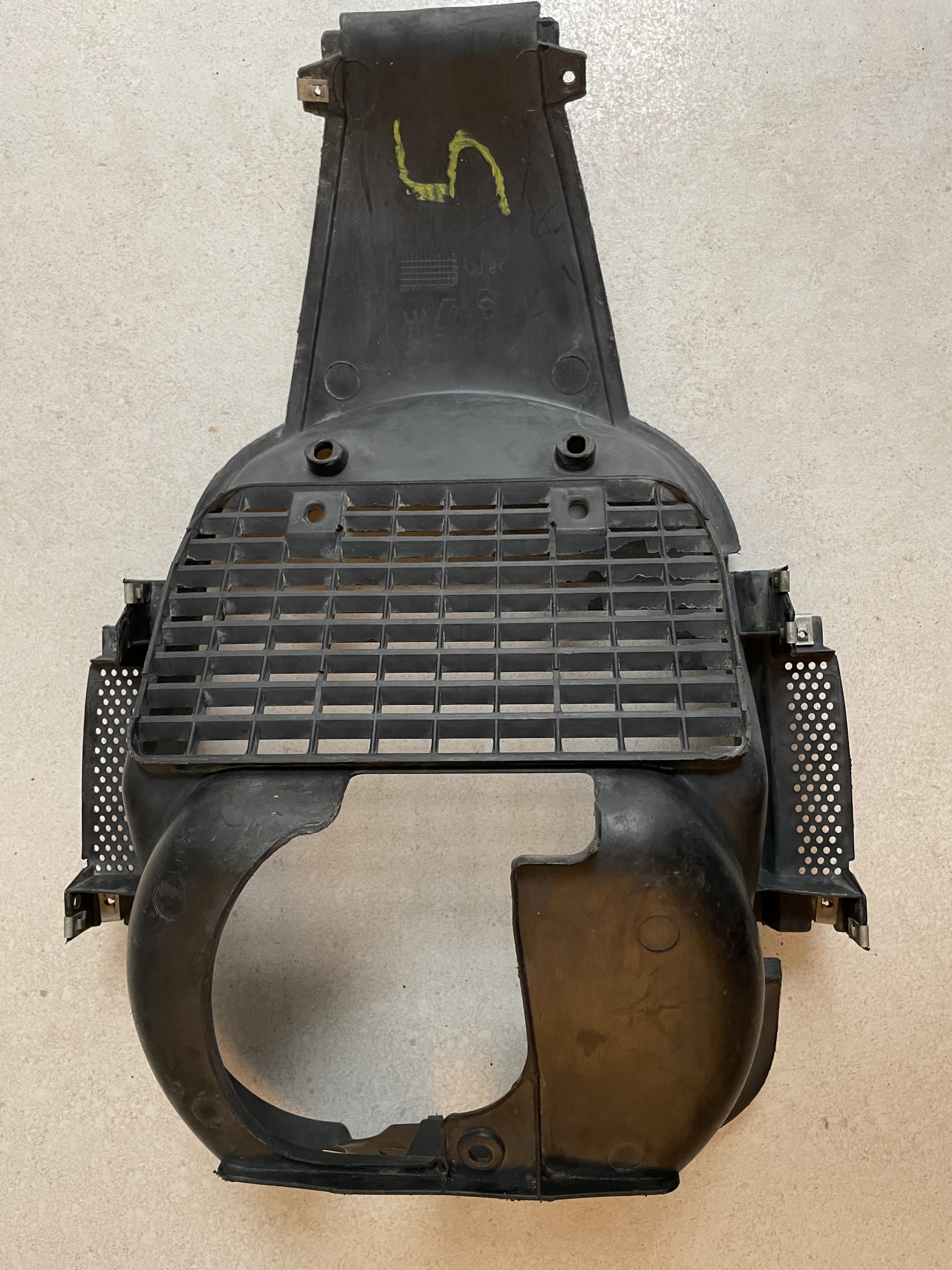 GENUINE LOWER PROTECTIONFORK PANEL 299107000CUG-5 (1)