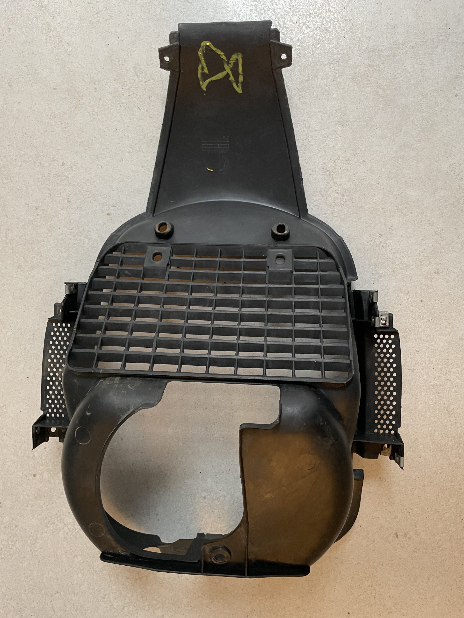 GENUINE LOWER PROTECTIONFORK PANEL 299107000CUG-8 (1)