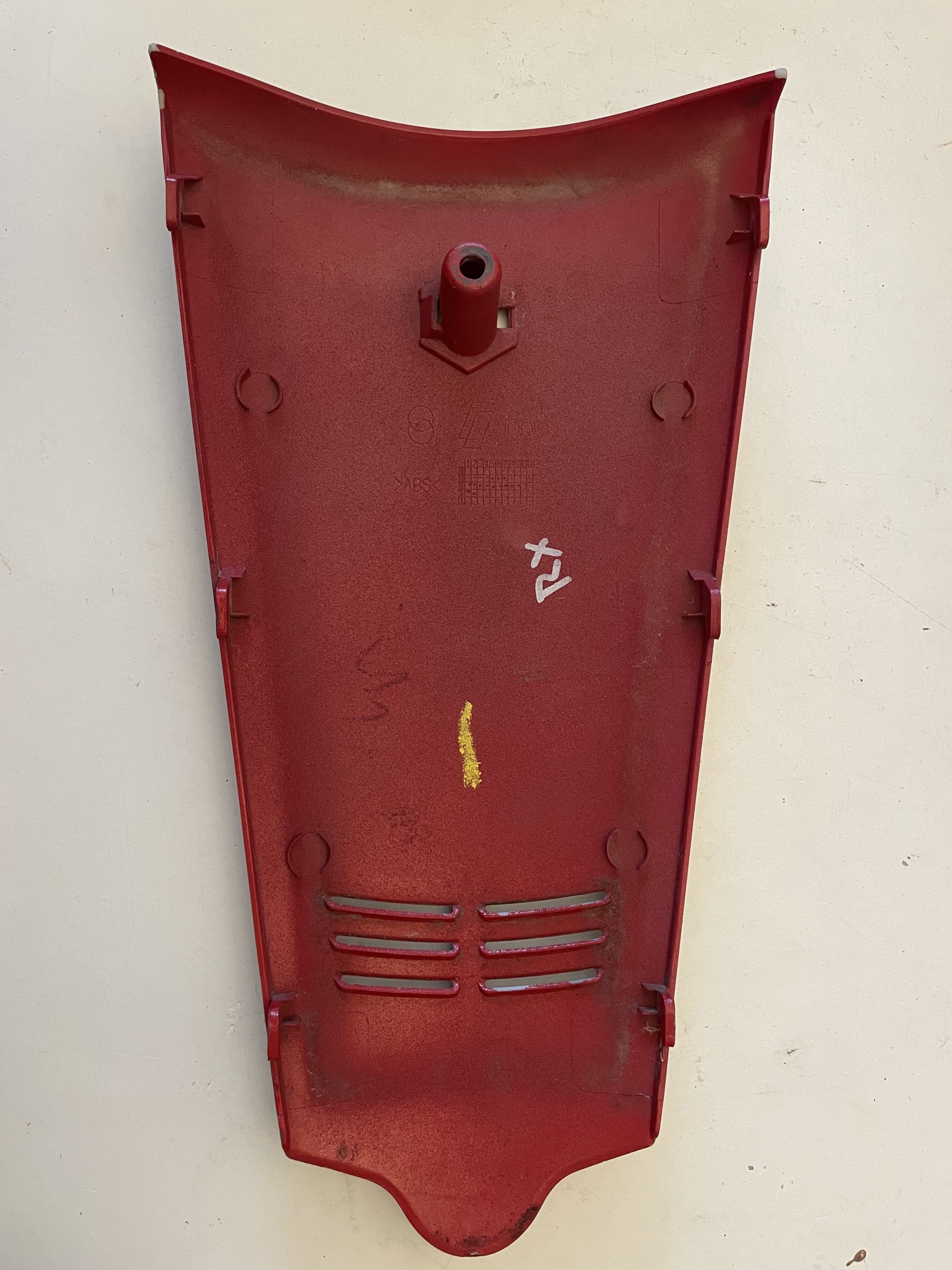 GENUINE USED HORNCOVER 4294005UG-1 (1)