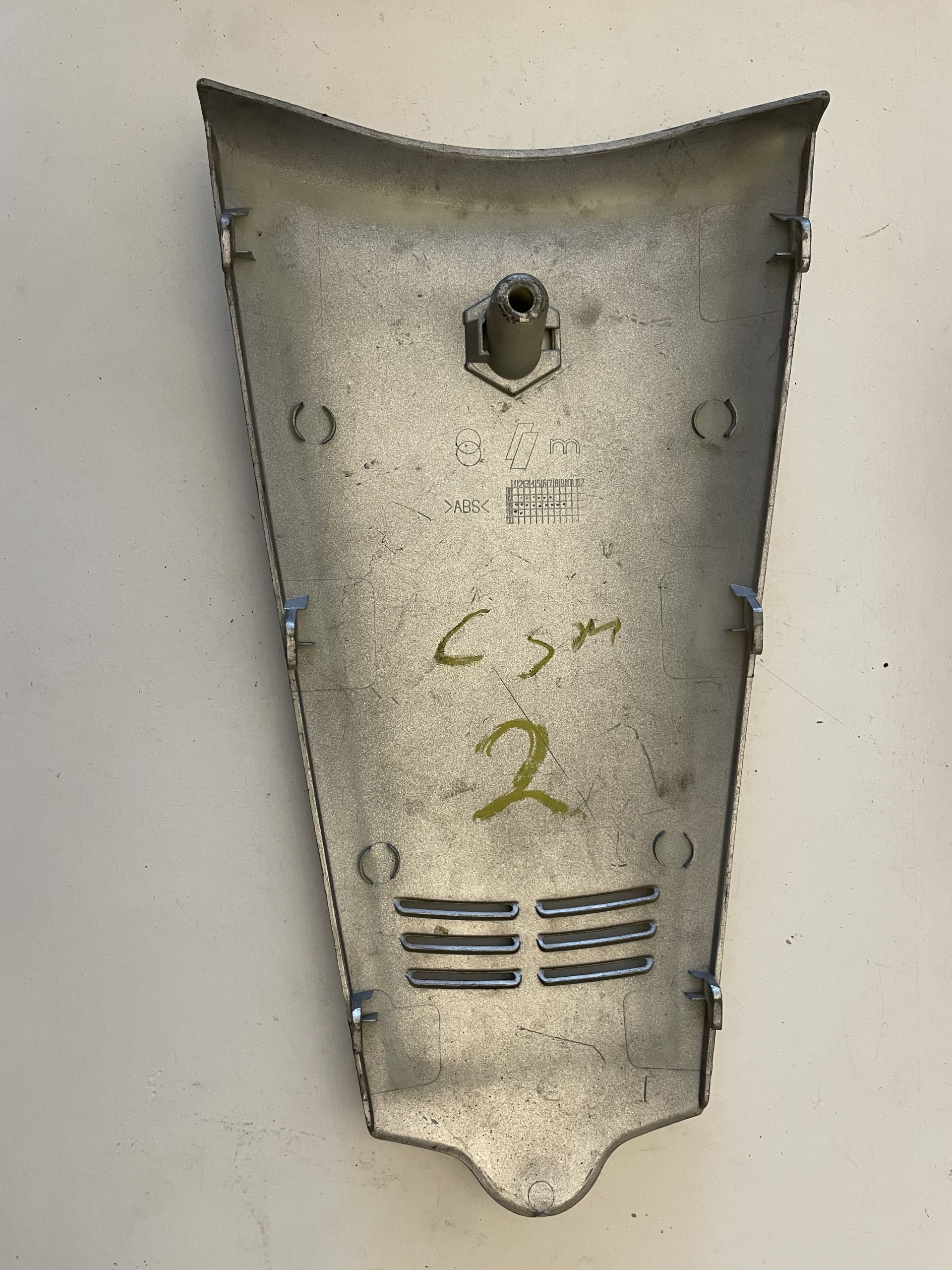 GENUINE USED HORNCOVER 4294005UG-2 (1)