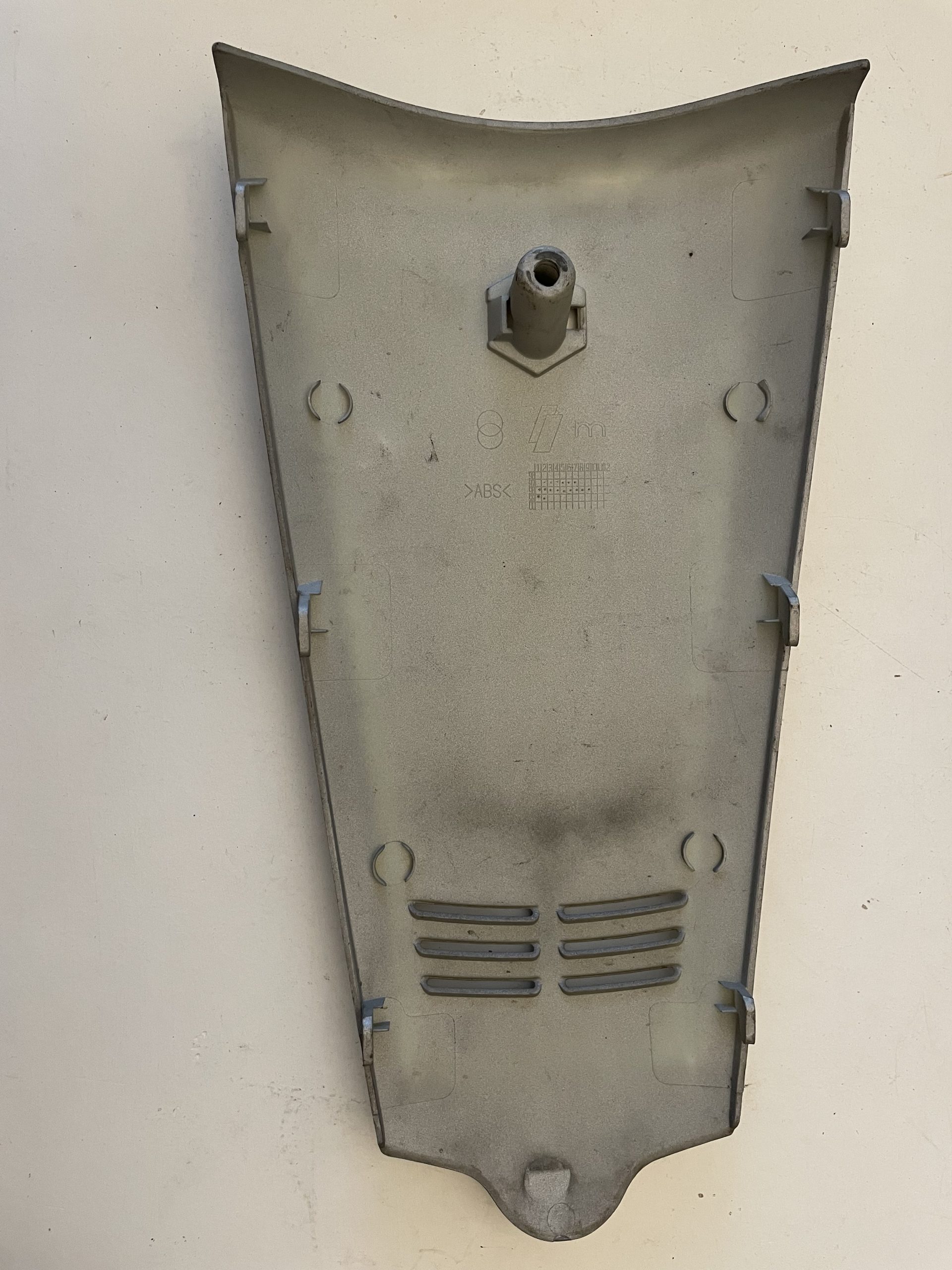 GENUINE USED HORNCOVER 4294005UG-4 (3)