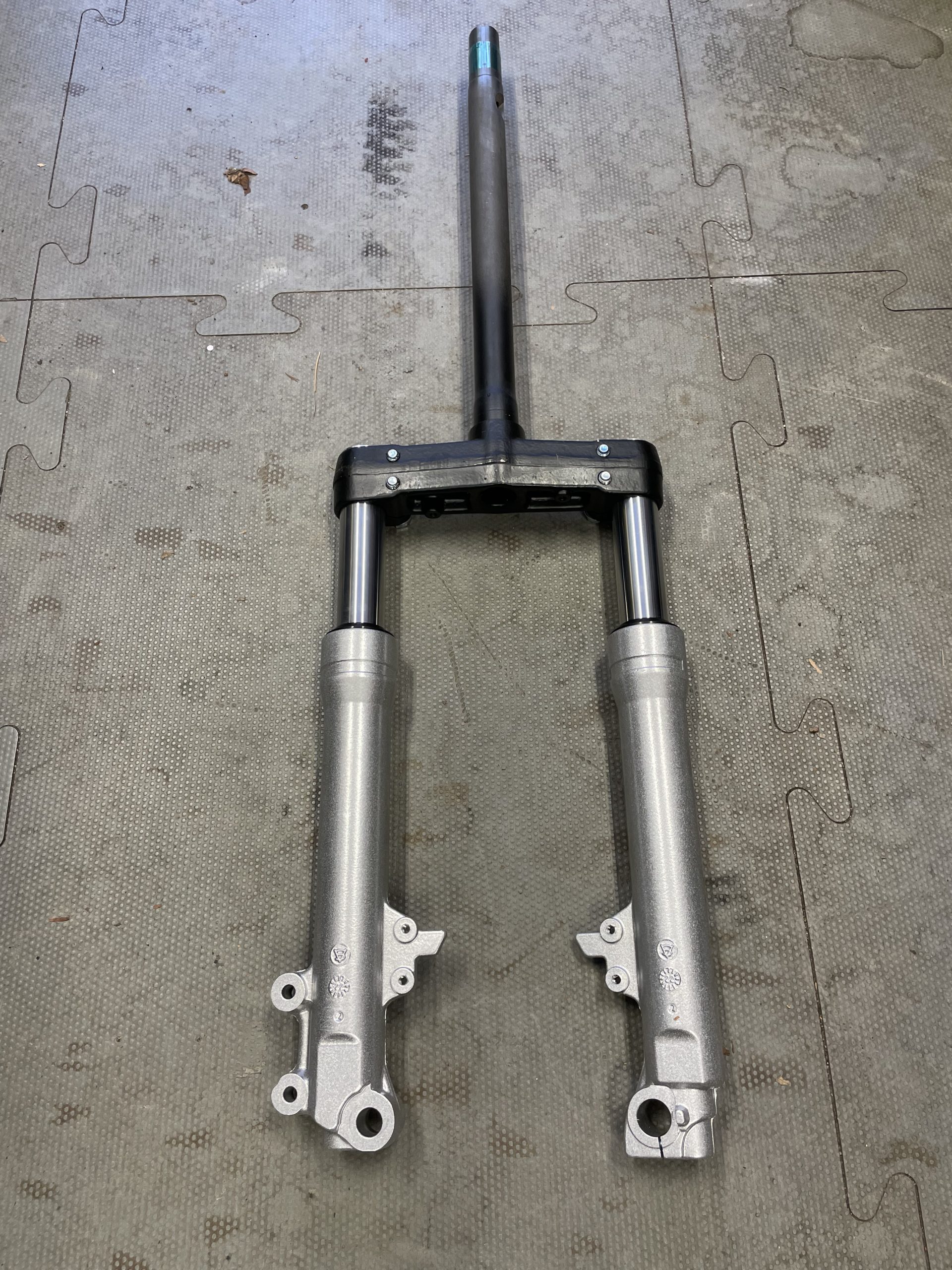 GENUINE VX FRONT FORKS 598242NG (1)