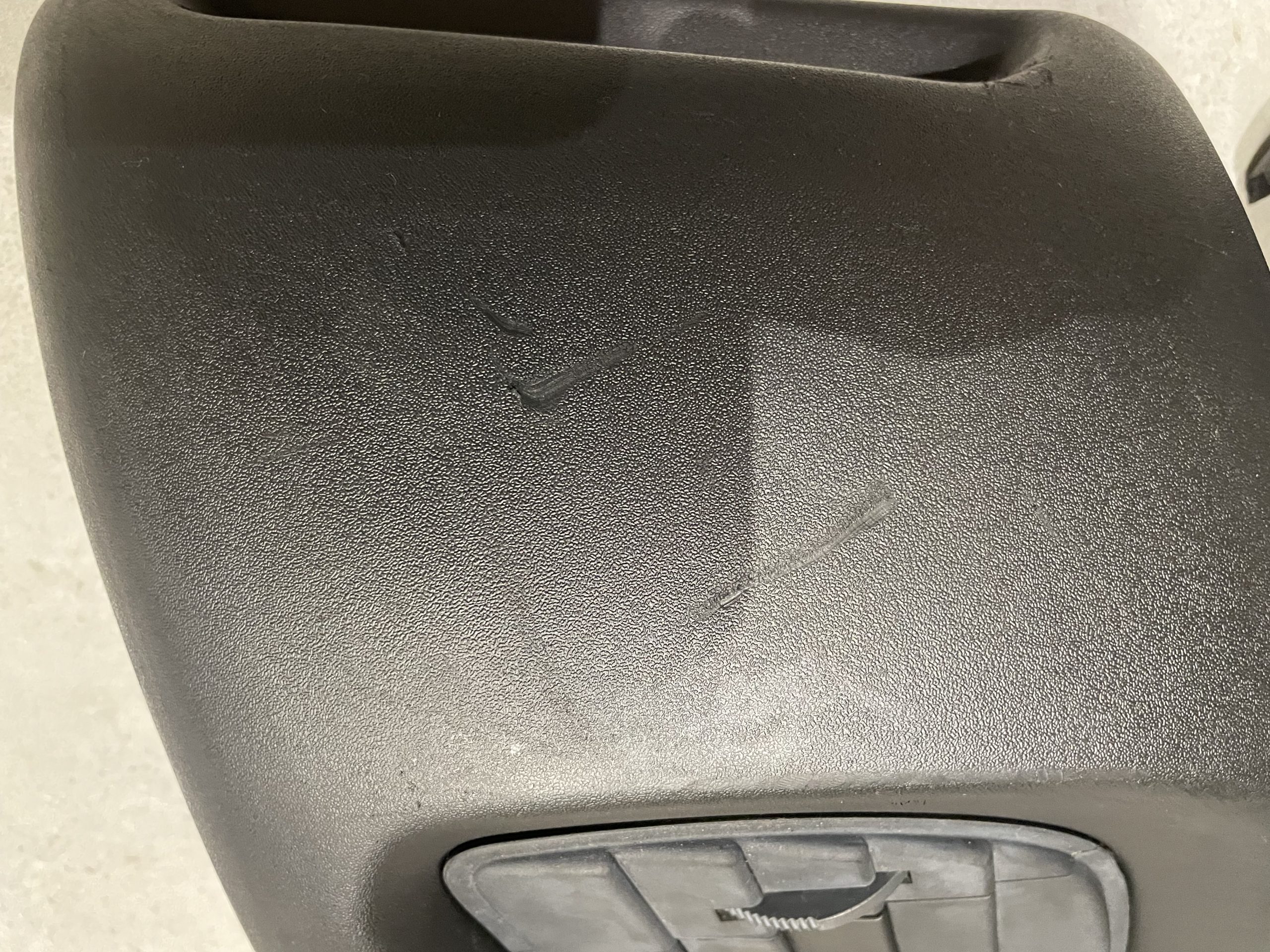 PAIR GENUINE USED VENT PANELS BLACK 298892000PUG6 (3)