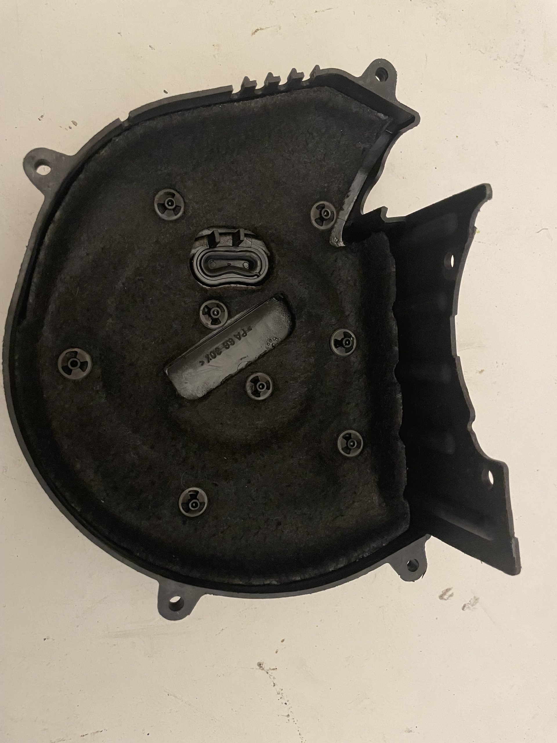 USED FLYWHEEL COVER 484914UG2 (1)