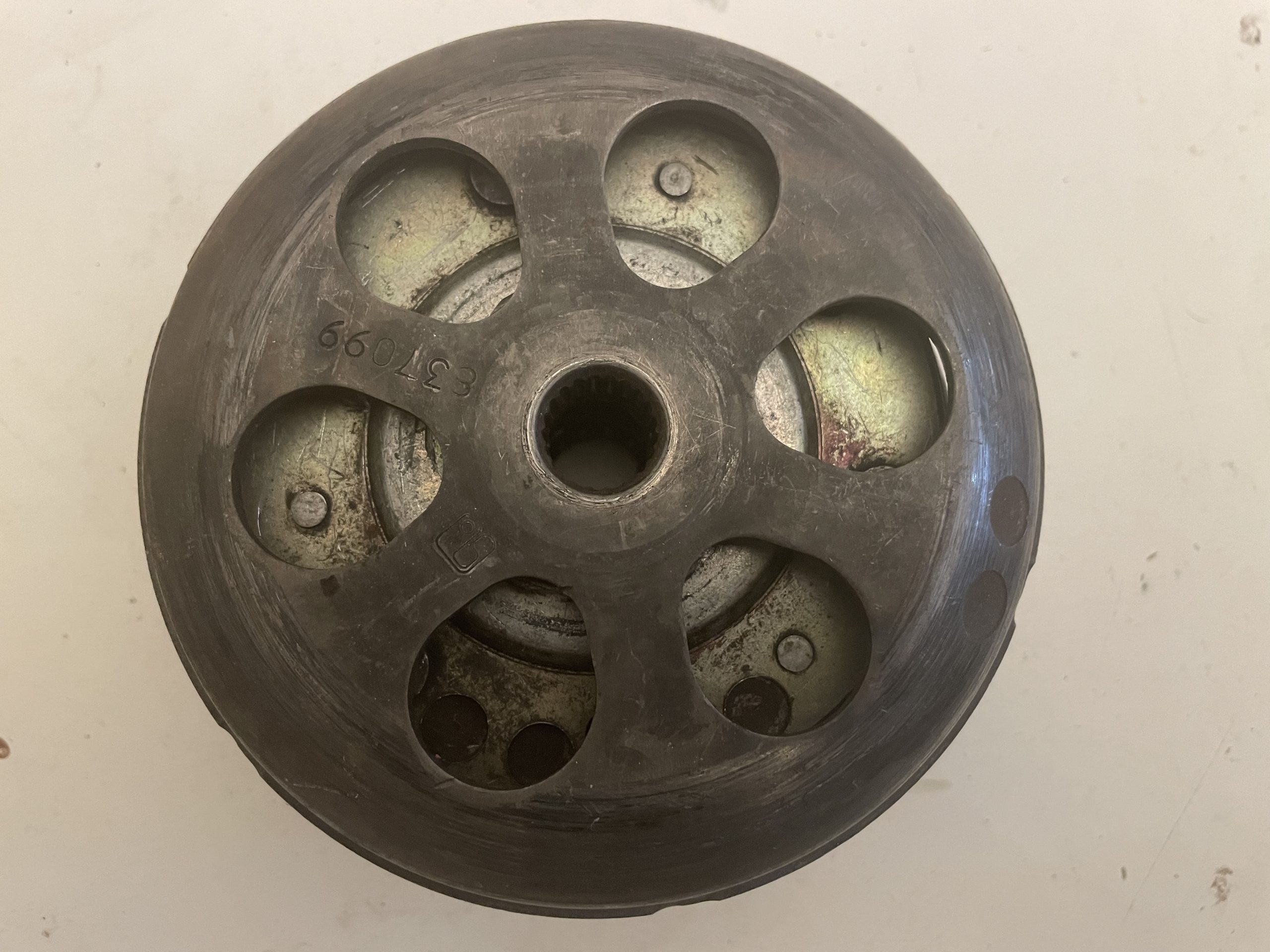 USED RN TORQUECLUTCH ASSEMBLY 827415UG5 (1)