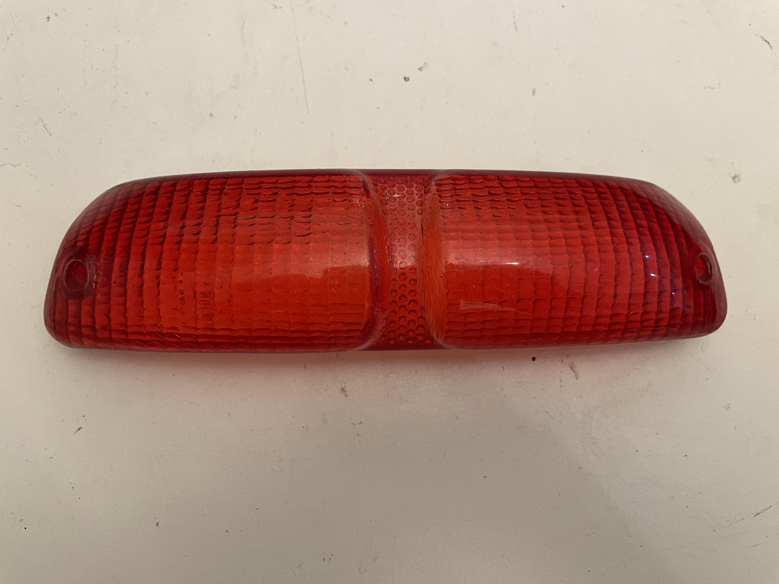 AFTERMARKET TYPHOON REAR LIGHT LENSE 498866NA (2)