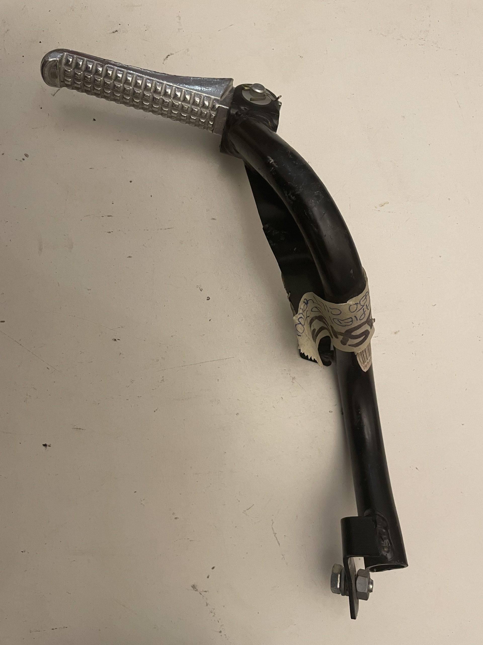 NEW GENUINE TYPHOON 50 RH FOOTREST 295453NG (3)