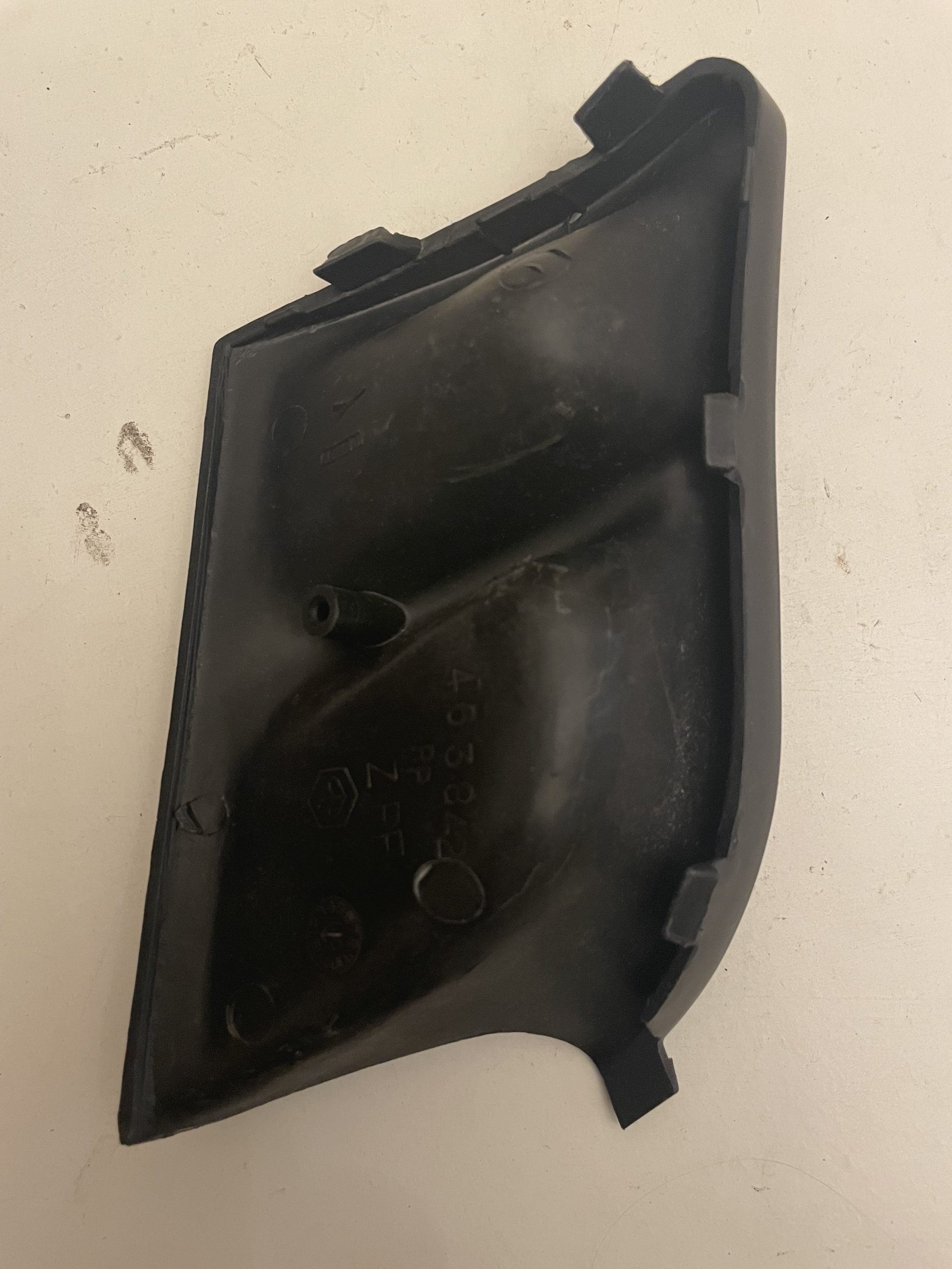 TYPHOON RIGHT AIR SIDE PANEL INSERT 463842000CNG (2)